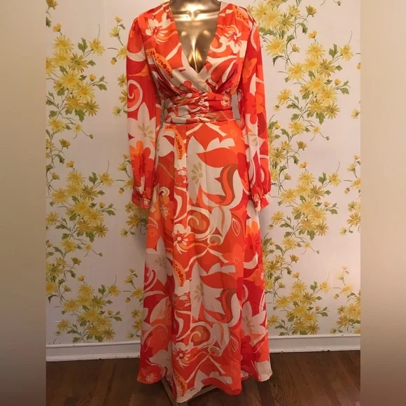 Long sleeve low V neck maxi dress size M - Picture 8 of 11